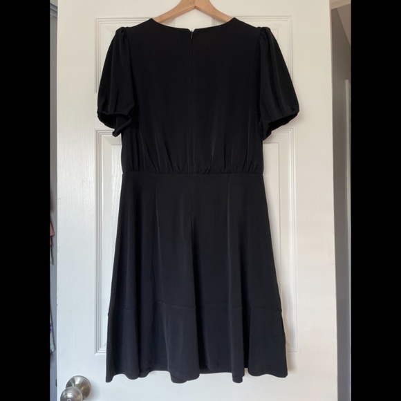 Loft Dress in Black - Picture 3 of 4